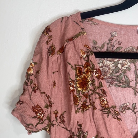 Dresses & Skirts - 🍓Blush Pink Floral tie dress!